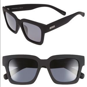 LE SPECS NWT sunglasses in black!